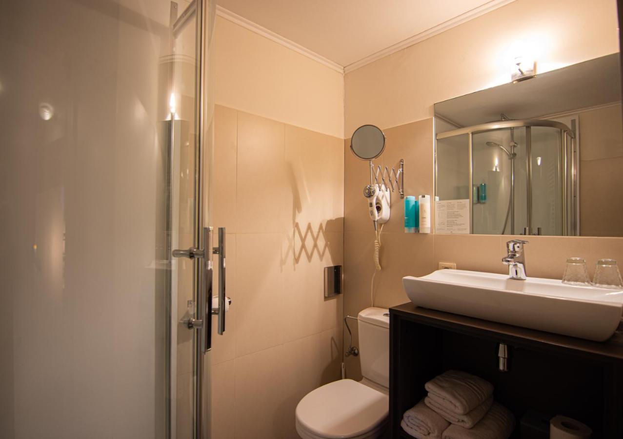 Hotel De Klok Zutendaal Eksteriør billede